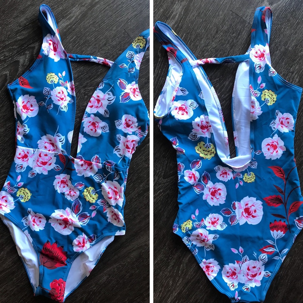 🏝Sexy Deep Plunge Floral One Piece Monokini🏝 - Picture 4 of 4